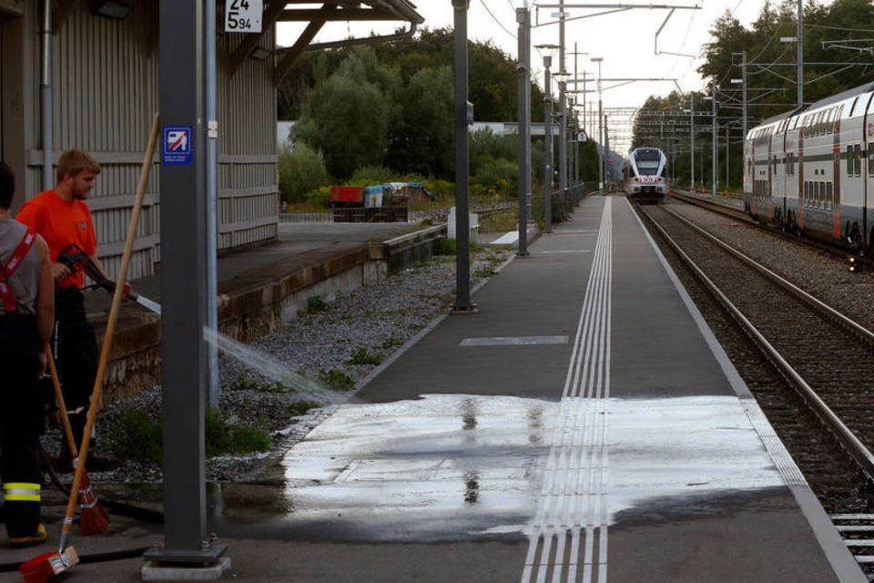 Suspeito de ataque a trem e uma mulher de 34 anos morrem