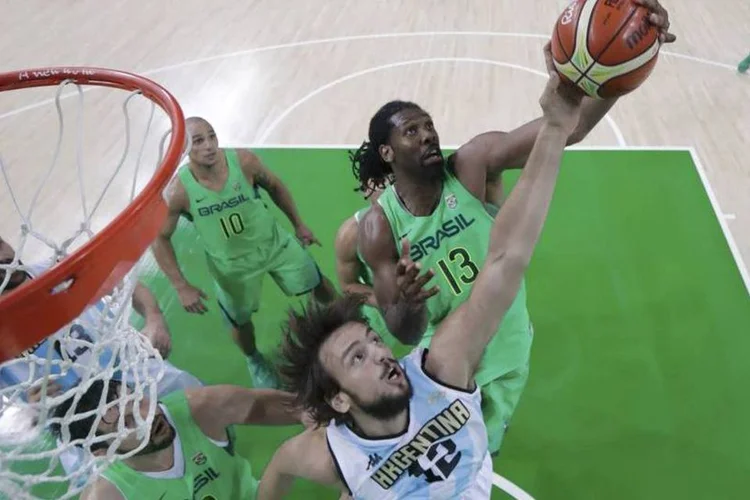 
	Brasil e Argentina: sele&ccedil;&atilde;o brasileira &eacute; derrotada por 111 a 107
 (Reuters)