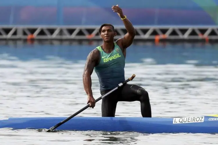 
	Isaquias Queiroz: o baiano ter&aacute; a oportunidade de conquistar sua terceira medalha na canoa dupla (C2) 1000 metros
 (REUTERS/Damir Sagolj)