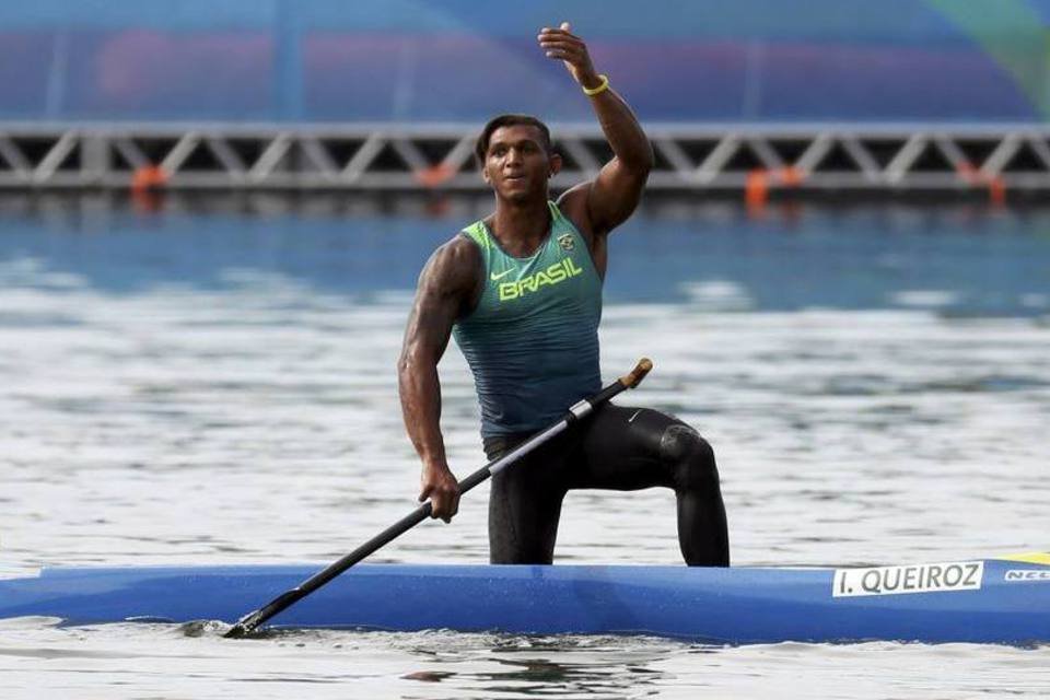 Isaquias conquista bronze na canoa individual 200m