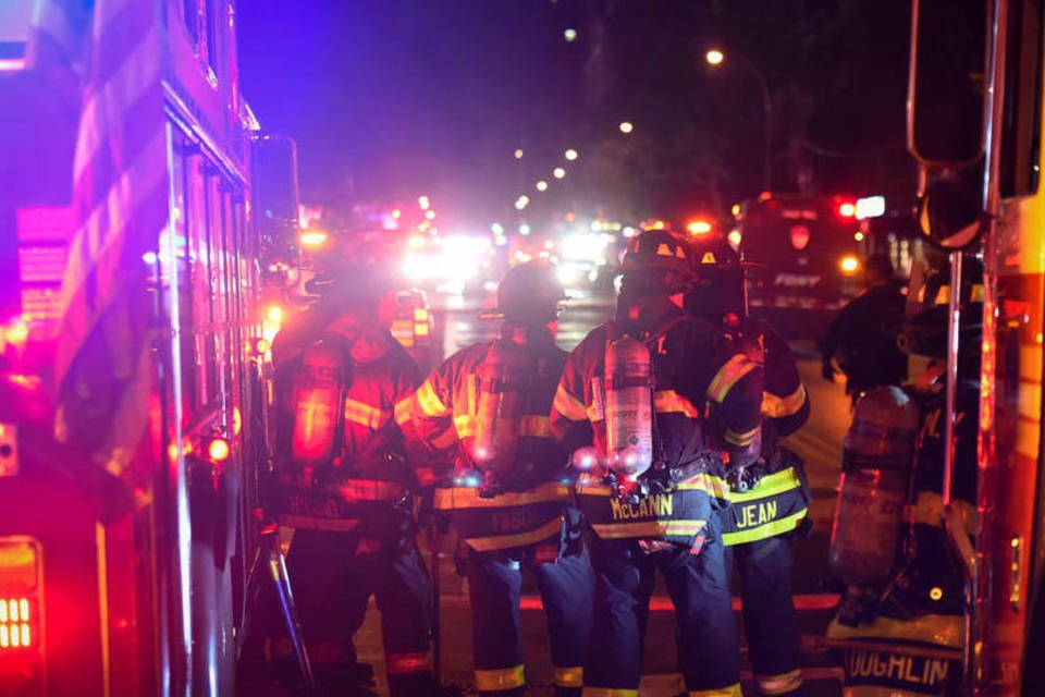 Autoridades dos EUA investigam explosão que feriu 29 em NY