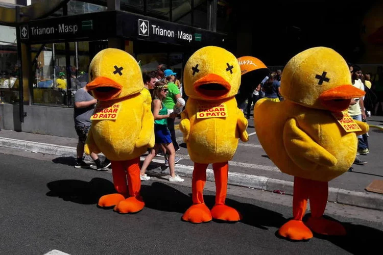 
	Atores receberam R$ 150 para se vestir de pato em frente &agrave; Fiesp em manifesta&ccedil;&atilde;o pr&oacute;-impeachment
 (Mariana Passos/Acervo Pessoal)