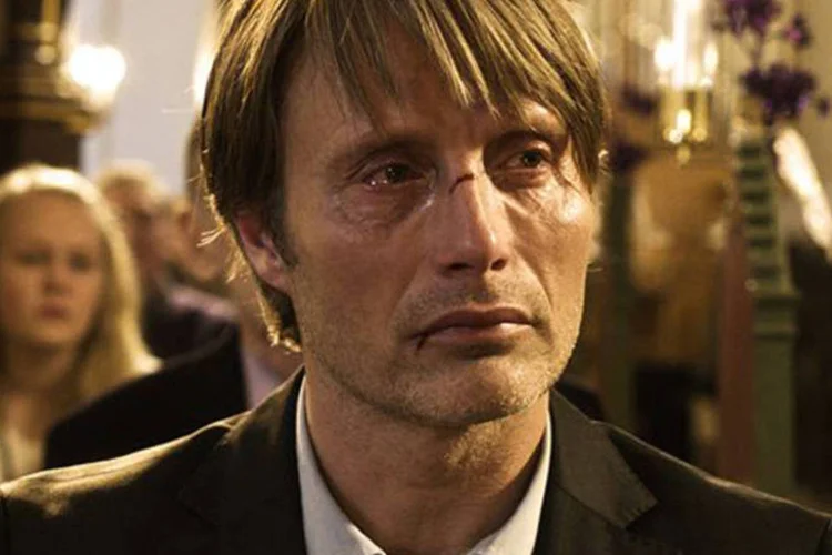 
	Ator Mads Mikkelsen em cena do filme A Ca&ccedil;a, do diretor dinamarqu&ecirc;s Thomas Vinterberg
 (Divulgação)