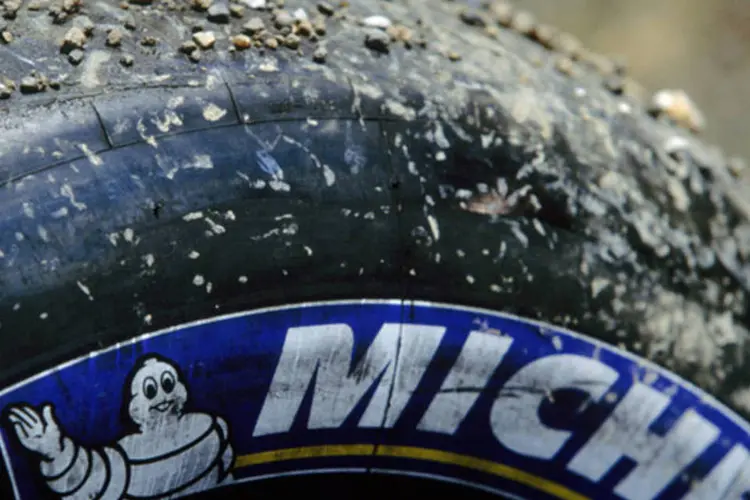 
	Logo da Michelin em um pneu: f&aacute;brica da Synthos produzir&aacute; uma borracha sint&eacute;tica baseada na tecnologia da Michelin
 (Mark Thompson/Getty Images)