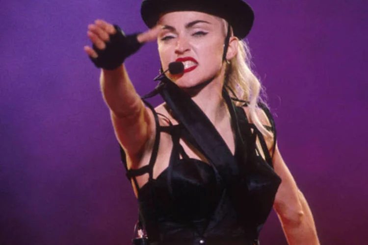 Madonna durante apresentação da tour Blond Ambition em Tóquio, em abril de 1990 (Frank Micelotta/Getty Images)