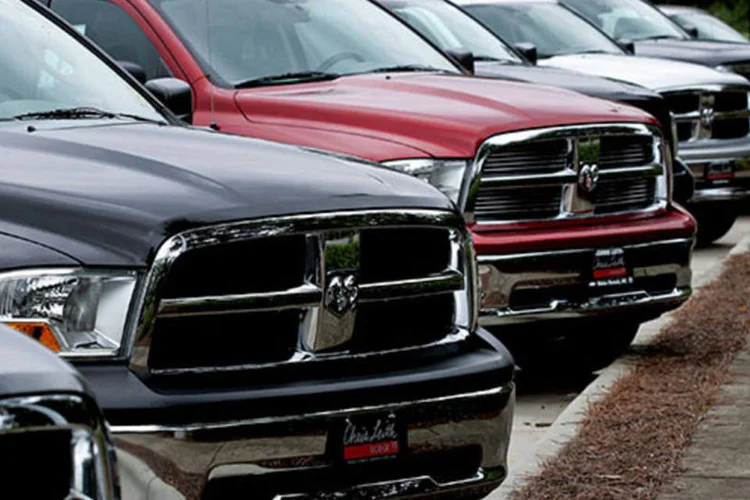
	Picapes Ram: para tirar esses ve&iacute;culos das estradas, montadora concordou em compr&aacute;-los de volta
 (Jim R. Bounds/Bloomberg)