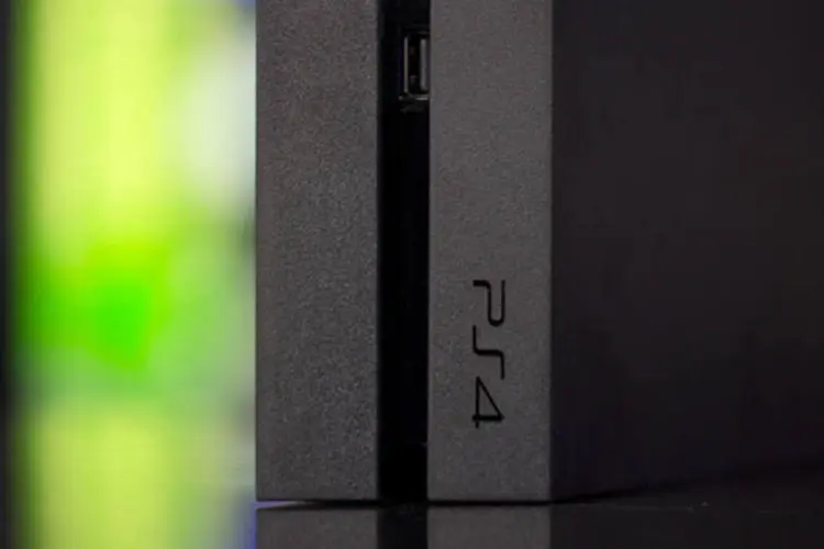 
	PS4: em abril, a Sony afirmou que havia vendido mais de 7 mi de unidades do console
 (Simon Dawson/Bloomberg)