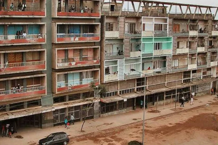 
	Huambo, em Angola: tecnologia de celulares est&atilde;o ajudando angolanos a achar a &aacute;gua mais pr&oacute;xima
 (Wikimedia Commons)