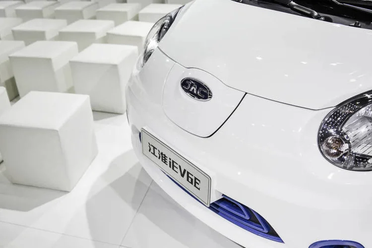 
	JAC Motors: sem s&oacute;cios, empresa chinesa cortou investimentos no Brasil de R$ 1 bilh&atilde;o para R$ 200 milh&otilde;es
 (Bloomberg/Qilai Shen)