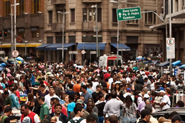 Rua 25 de Março: consumo popular deve atrair mais 36 milhões de pessoas (.)