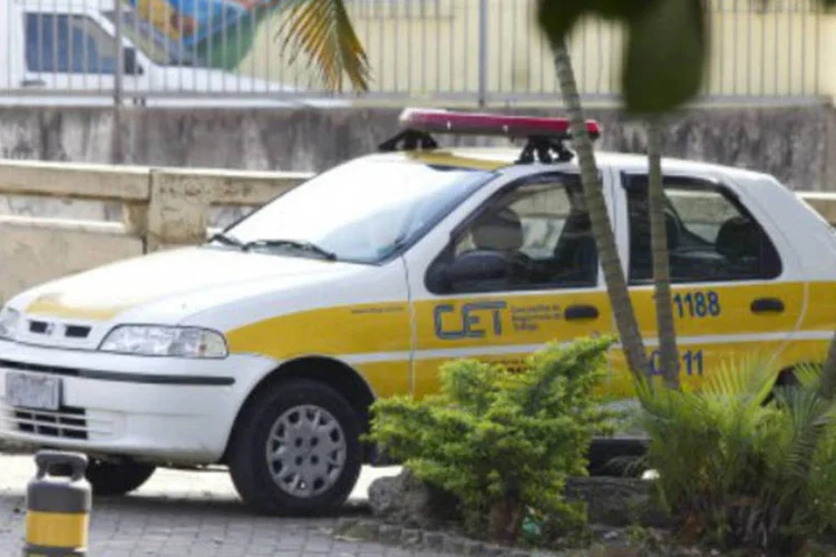 
	CET: ap&oacute;s retirar o dinheiro da m&aacute;quina, os criminosos fugiram
 (Marcos Santos/USP Imagens)