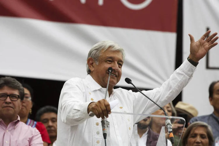 
	Andr&eacute;s Manuel L&oacute;pez Obrador: pol&iacute;tico tem protestado contra corrup&ccedil;&atilde;o, mas tamb&eacute;m critica mobiliza&ccedil;&atilde;o dos professores por melhores condi&ccedil;&otilde;es de trabalho
 (Bloomberg/Susana Gonzalez)