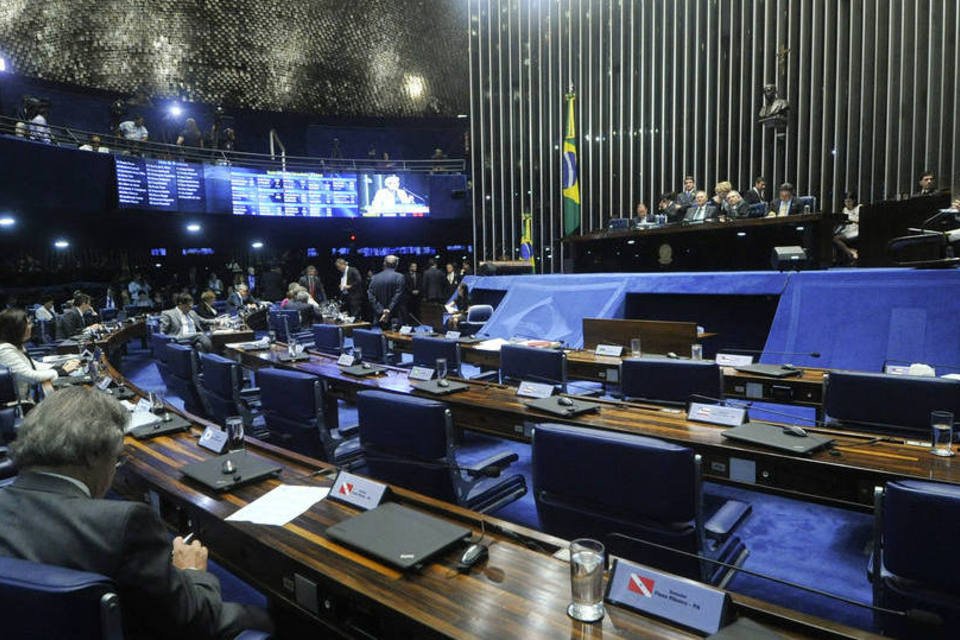 Encurtar sessão é "golpe do golpe", dizem governistas