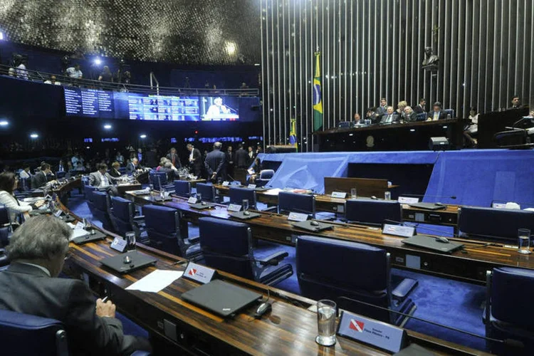 
	Sess&atilde;o de vota&ccedil;&atilde;o do impeachment no Senado: oposi&ccedil;&atilde;o quer acelerar processo para ajudar Temer.
 (Agência Senado/Geraldo Magela)