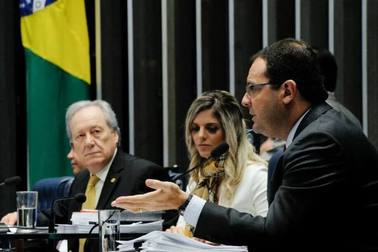 
	Nelson Barbosa, em sess&atilde;o do julgamento do impeachment: n&atilde;o &eacute; a primeira vez que ele defende Dilma Rousseff no Senado
 (Flickr/Creative Commons/Senado Federal)
