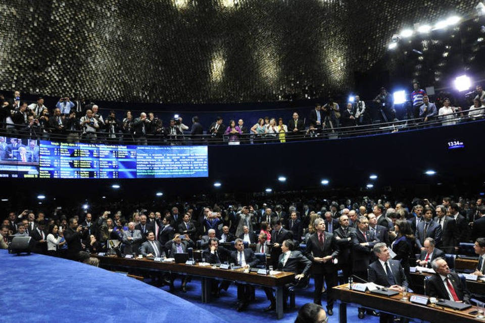 PMDB nega acordo para manter direitos políticos de Dilma