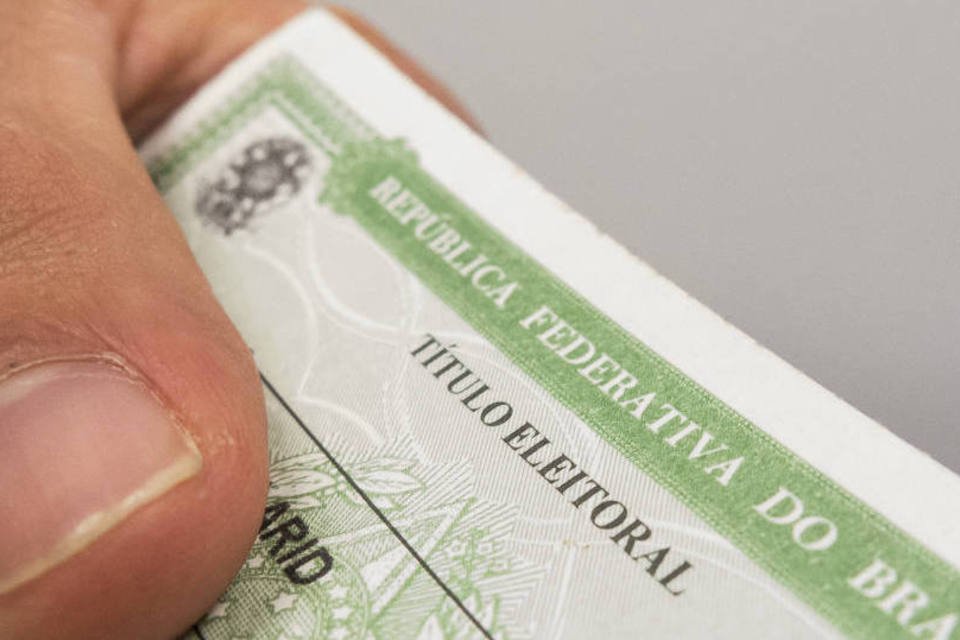 Nov/17: Quem não fizer biometria no TSE vai pagar multa e perder o CPF?