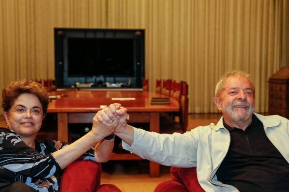 Dilma Rousseff e Lula na  véspera do interrogatório da petista no Senado - 28/08 (Divulgação/Dilma.com.br)