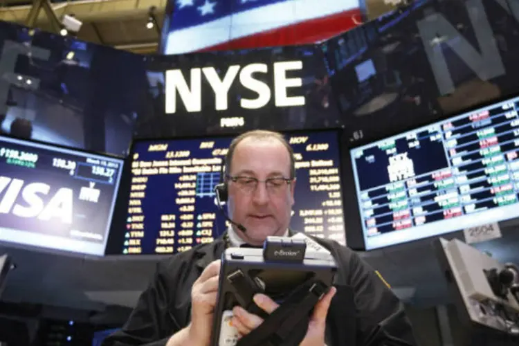 
	Bolsa de Nova York: &agrave;s 13h, o indicador Dow Jones tinha alta de 0,22 por cento, a 16.145 pontos, enquanto o S&amp;P 500 tinha valoriza&ccedil;&atilde;o de 0,23 por cento, a 1.850 pontos
 (REUTERS/Brendan McDermid)