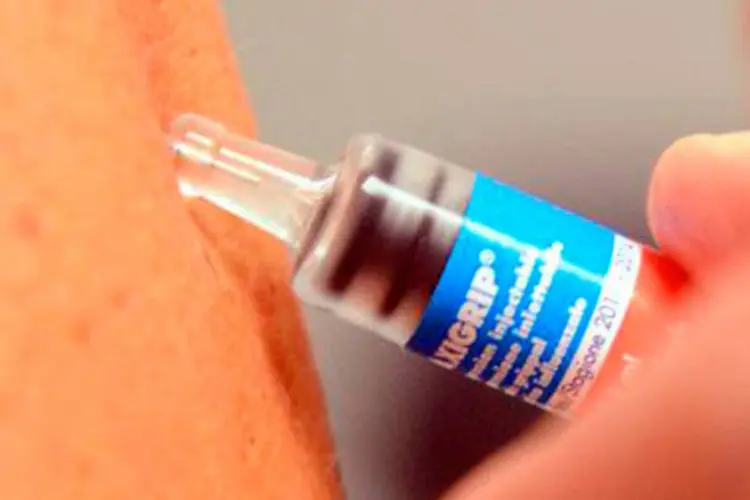 
	Vacina contra a gripe: neste ano, o minist&eacute;rio alterou a faixa et&aacute;ria das crian&ccedil;as que devem tomar a vacina
 (Denis Charlet/AFP)