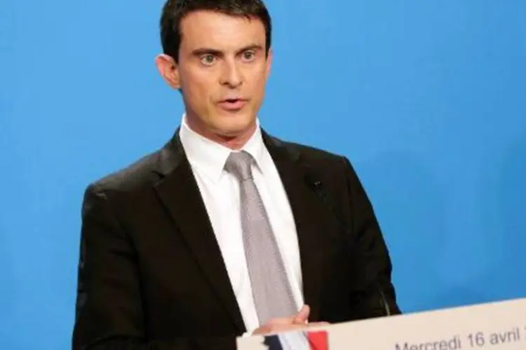 O primeiro-ministro francês, Manuel Valls, anunciou nesta quarta-feira o congelamento dos salários dos funcionários públicos e dos subsídios sociais
 (PHILIPPE WOJAZER/AFP)