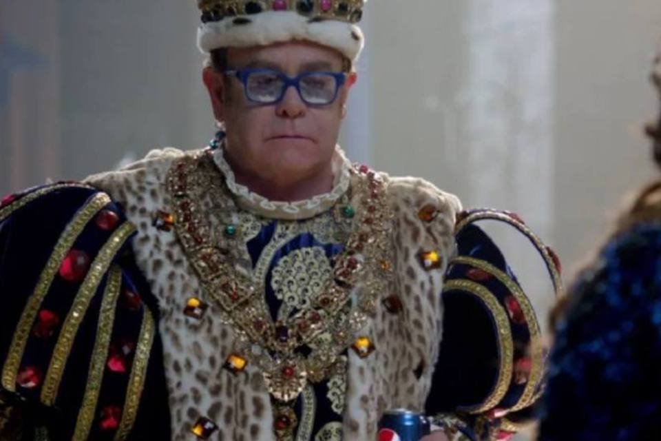 Pepsi traz Sir Elton John como Rei do Rock