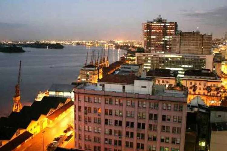 
	Cais do porto &agrave; margem do Gua&iacute;ba, em Porto Alegre: capital ga&uacute;cha continua apresentando a maior infla&ccedil;&atilde;o, apesar da queda na varia&ccedil;&atilde;o do &iacute;ndice de 0,66% para para 0,57%
 (IVO GONCALVES / DIVULGACAO)
