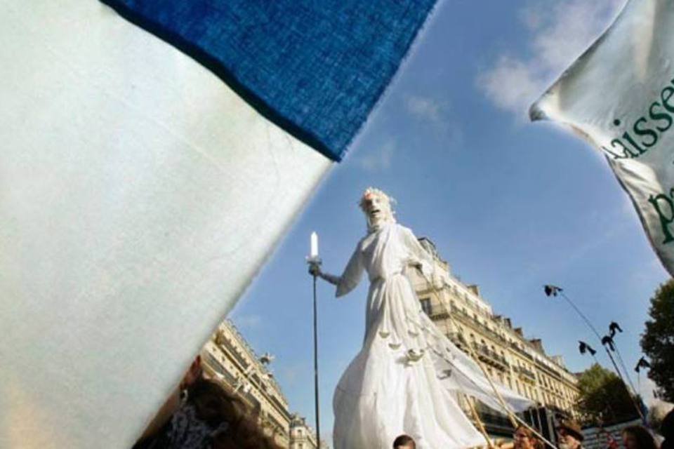 Confiança da indústria fica estável na França