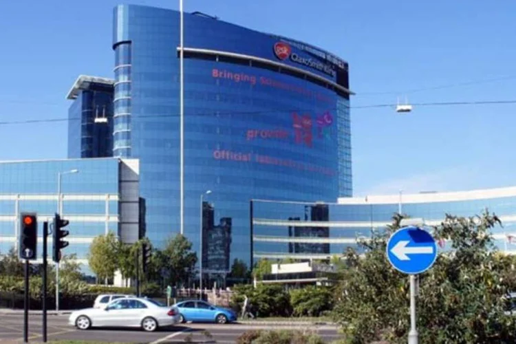 Prédio da GlaxoSmithKline: O executivo-chefe da Glaxo, Andre Witty, afirmou: "Em nome da GSK, eu lamento o ocorrido e reitero que nós aprendemos com os erros cometidos." (Wikimedia Commons)