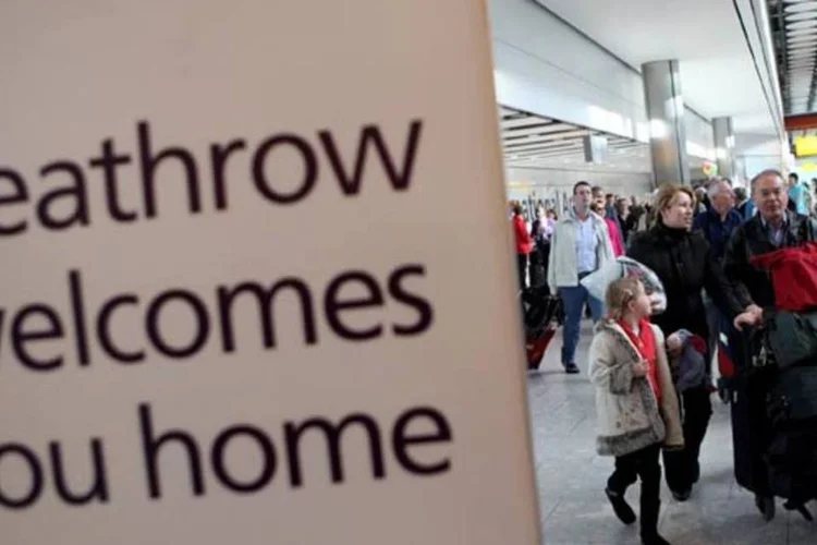 O Heathrow Iternational, aeroporto de Londres: Funcionários dos postos de controle de passaportes em portos e aeroportos do Reino Unido pretendem aderir à greve (Getty Images)