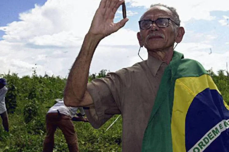 Zezinho do Araguaia, ex-guerrilheiro, acompanha as buscas das ossadas de companheiros de guerrilha (Ana Nascimento/ABr)