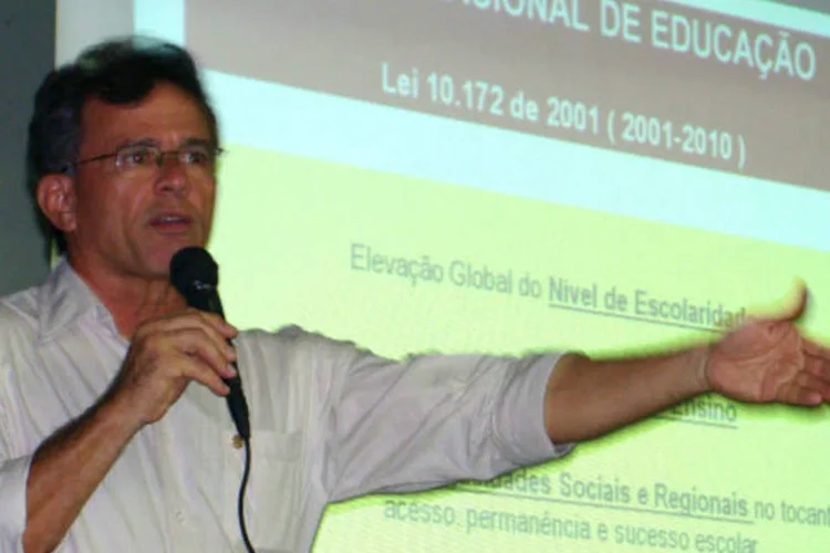 Paulo Rubem Santiago: "Vamos ver suas respostas. Que tudo seja investigado. Com transparência, sem qualquer tipo de sigilo. E vem mais por ai", escreveu (foto/Divulgação)