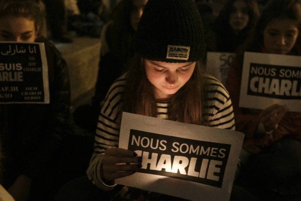 Ataques de Paris demonstram limite de agências de espionagem