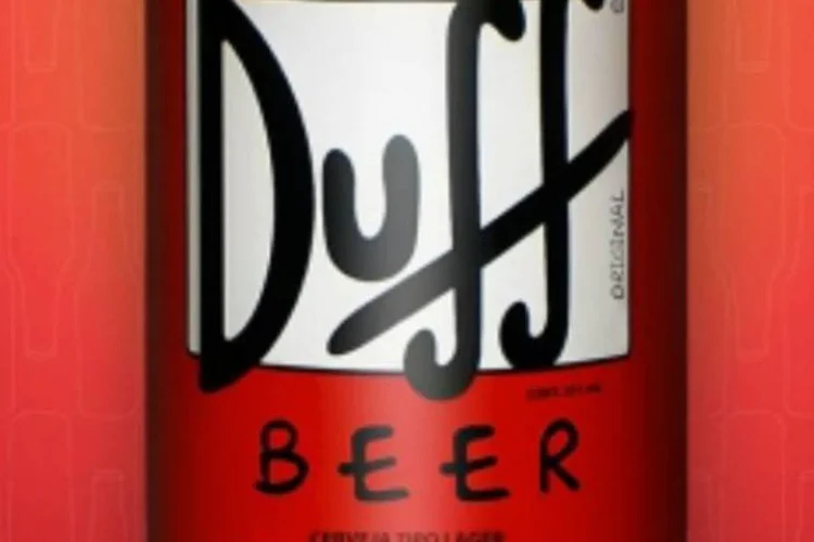 
	Mesmo sem a rela&ccedil;&atilde;o direta com os Simpsons, o pr&oacute;prio slogan da Duff - &ldquo;Sim, ela existe&rdquo; - remete ao desenho, sucesso h&aacute; 23 anos ininterruptos
 (Divulgação)
