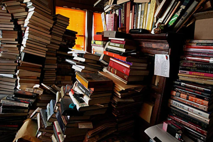 
	Pilha de livros: organiza&ccedil;&atilde;o do evento deixar&aacute; na Roosevelt obras doadas por editoras para que sejam achadas por leitores
 (Getty Images)