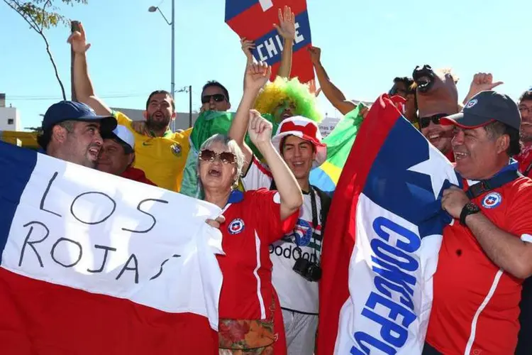 Torcedores chilenos antes do jogo contra o Brasil no Mineirão (Quinn Rooney/Getty Images)