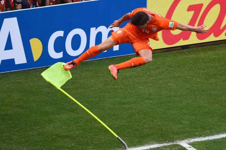 O jogador Klaas-Jan Huntelaar comemora vitória da Holanda contra o México (Jamie McDonald/Getty Images)