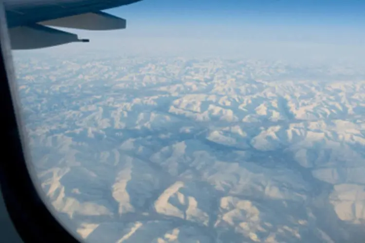 
	Vista da janela de um avi&atilde;o: at&eacute; o momento, est&aacute; em 10% a taxa de ocupa&ccedil;&atilde;o dos voos que tem cidades-sede do Muncial como origem ou destino
 (Getty Images)