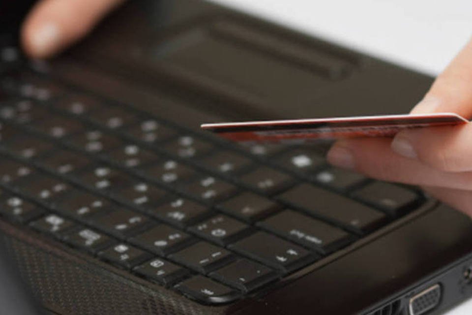 Vendas do e-commerce crescem 24% em 2014, diz E-bit