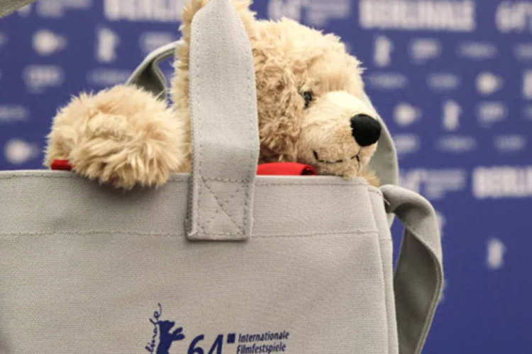 Urso de pelúcia do Festival de Berlim durante uma conferência de imprensa antes da abertura do festival em Berlim, na Alemanha (Athanasios Gioumpasis/Getty Images)