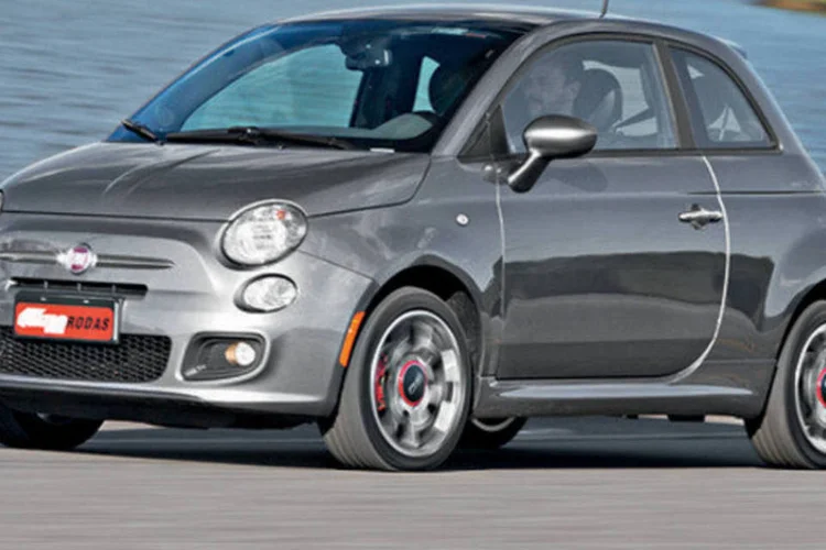 Fiat 500 Sport Multi Air Flex: modelo entregou números muito próximos dos do 500 avaliado em setembro de 2011, também automático, mas com motor MultiAir a gasolina  (Christian Castanho/Quatro Rodas)