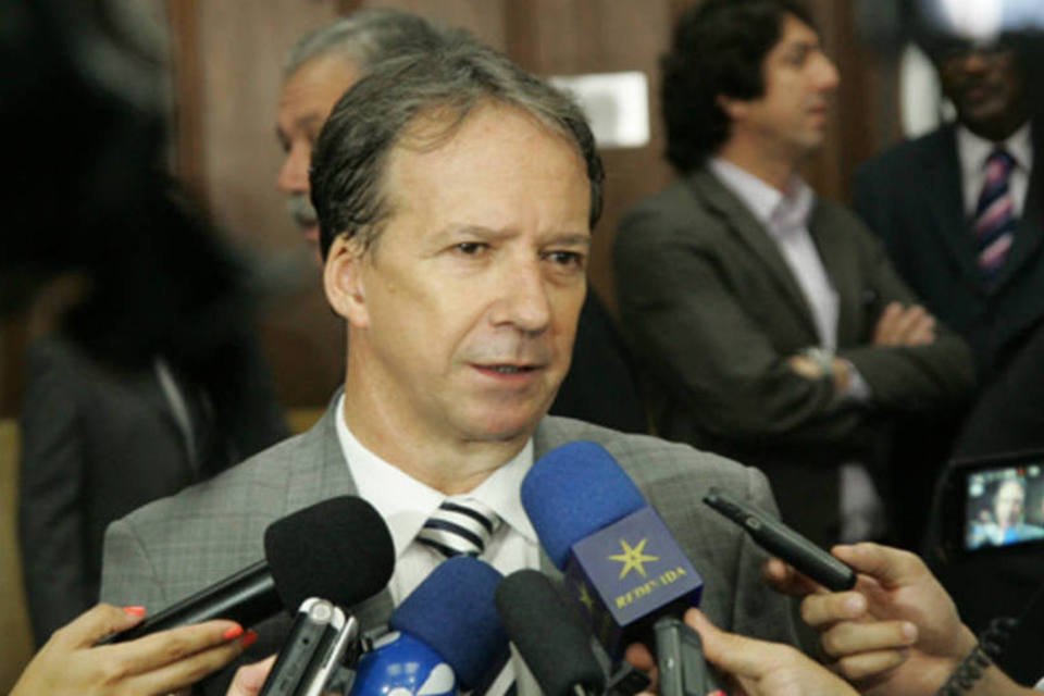 Aparecido diz que vai processar ex-diretor da Siemens