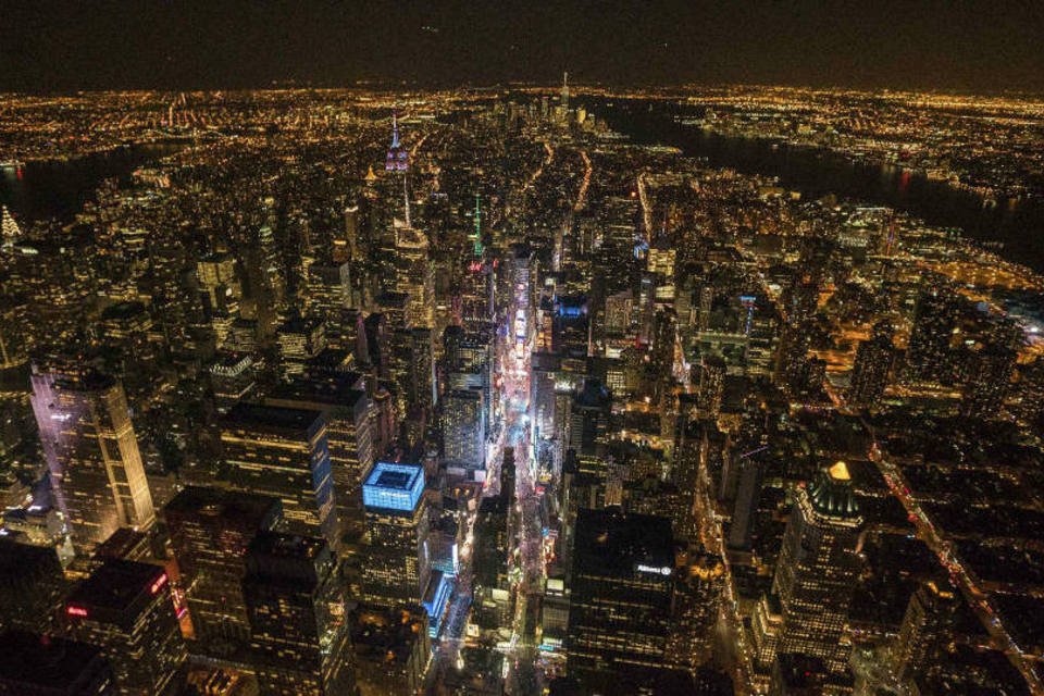 Times Square e Empire State apagam suas luzes