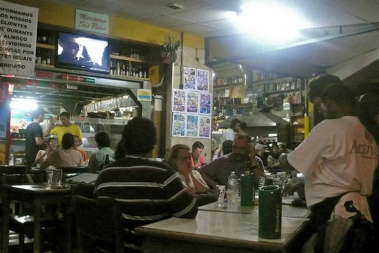 
	Bar Mercearia S&atilde;o Pedro, em S&atilde;o Paulo:&nbsp;decis&atilde;o judicial permite que o bar permane&ccedil;a aberto, de acordo com a Prefeitura de S&atilde;o Paulo
 (Andrew Dubber/Flickr)
