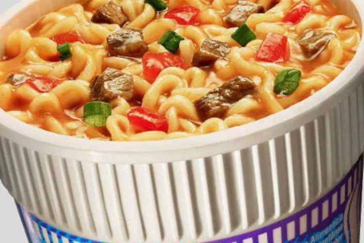 Cup Noodles de bolonhesa da Nissin: ganhadores da promoção também podem levar um iPad ou um ano do produto grátis (Divulgação)