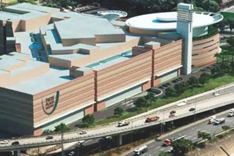 
	Tiet&ecirc; Plaza Shopping: o projeto tem dois pisos que totalizam 230 lojas
 (Divulgação/Facebook)