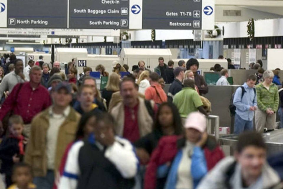Erro em sistema causa filas em vários aeroportos do mundo