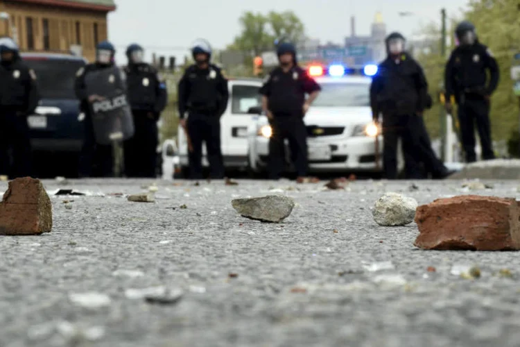 
	Viol&ecirc;ncia em Baltimore ap&oacute;s repress&otilde;es em protestos contra a pol&iacute;cia na semana passada
 (Reuters)