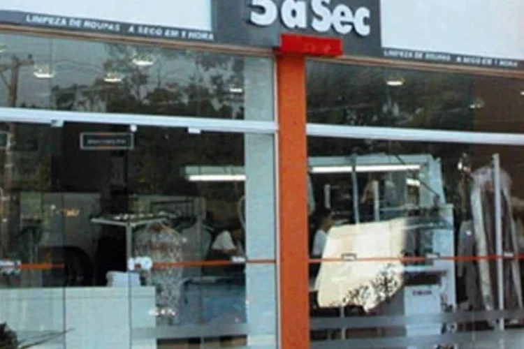 A expectativa é fechar o ano com dez unidades da 5 à Fil (.)