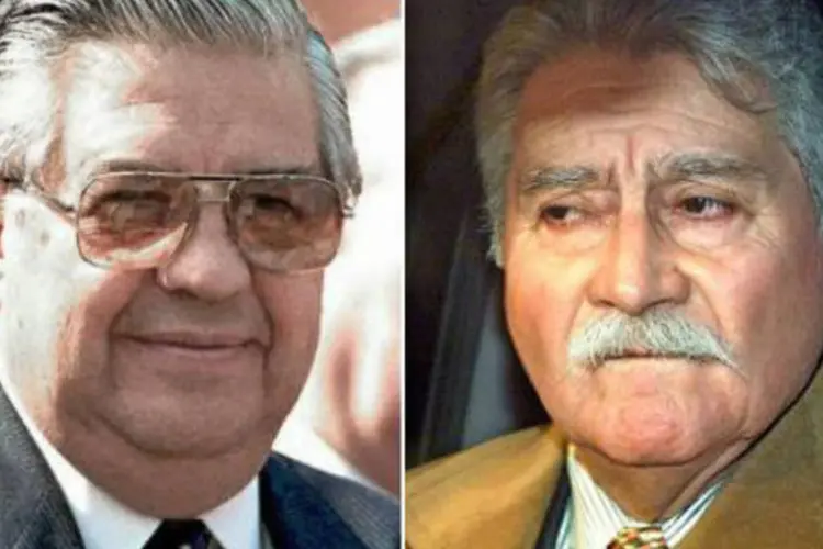 
	Manuel Contreras (E) e Pedro Espinoza, acusados de crimes durante a ditadura de Pinochet: Contreras &eacute; apontada como a respons&aacute;vel pela maior parte das 3.200 v&iacute;timas
 (Cris Bouroncle/AFP)